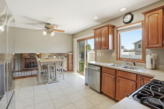 6587 Arrowhead Drive, Schererville, IN 46375