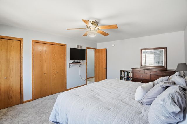 6587 Arrowhead Drive, Schererville, IN 46375