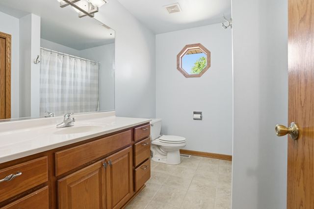 6587 Arrowhead Drive, Schererville, IN 46375