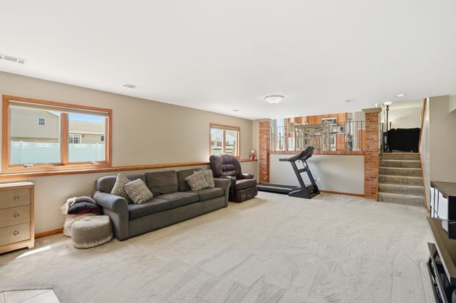 6587 Arrowhead Drive, Schererville, IN 46375