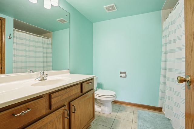 6587 Arrowhead Drive, Schererville, IN 46375