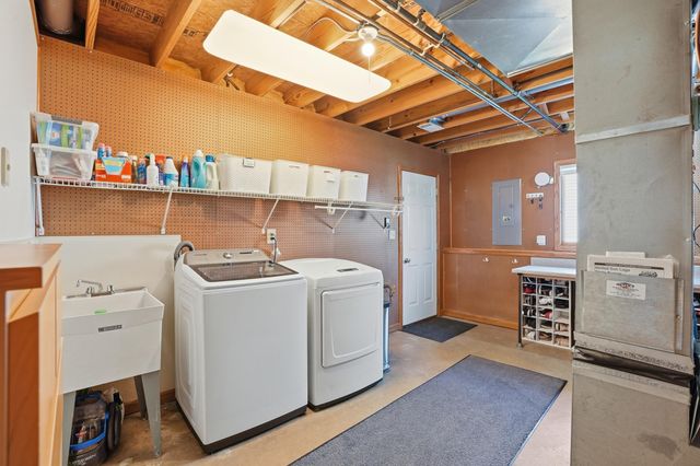 6587 Arrowhead Drive, Schererville, IN 46375