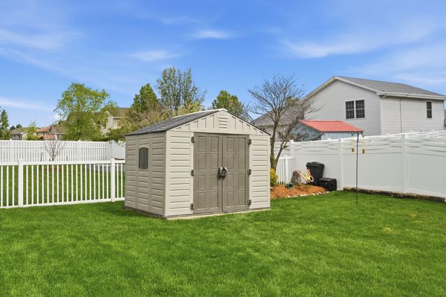 6587 Arrowhead Drive, Schererville, IN 46375