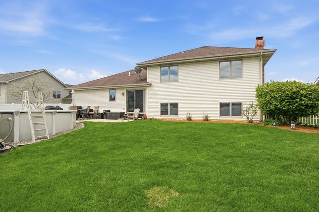 6587 Arrowhead Drive, Schererville, IN 46375