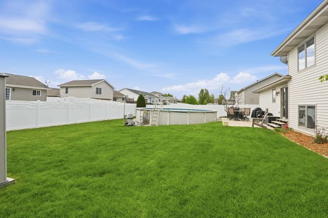 6587 Arrowhead Drive, Schererville, IN 46375