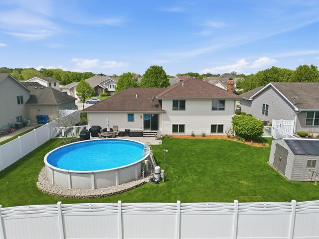 6587 Arrowhead Drive, Schererville, IN 46375