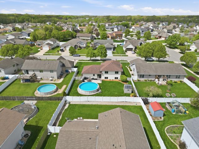 6587 Arrowhead Drive, Schererville, IN 46375