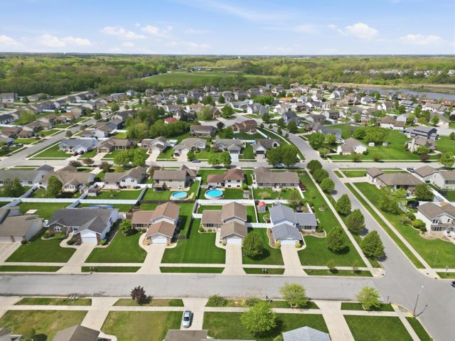 6587 Arrowhead Drive, Schererville, IN 46375