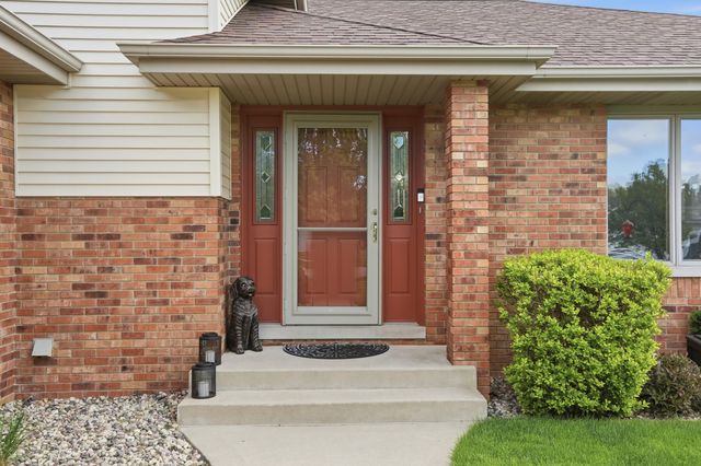 6587 Arrowhead Drive, Schererville, IN 46375