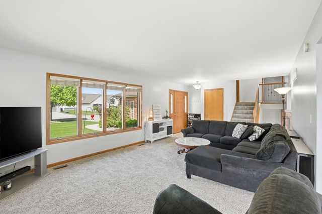 6587 Arrowhead Drive, Schererville, IN 46375