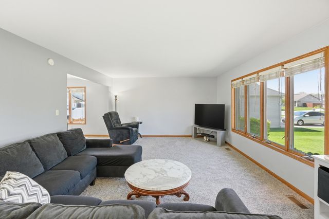 6587 Arrowhead Drive, Schererville, IN 46375