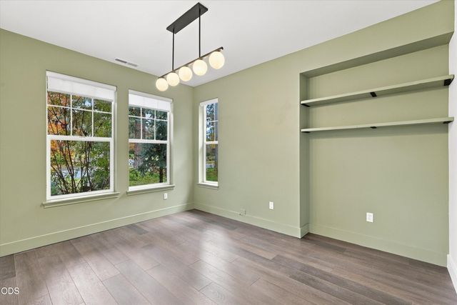 19432 Blue Lake Loop, Bend, OR 97702