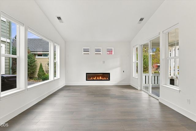 19432 Blue Lake Loop, Bend, OR 97702