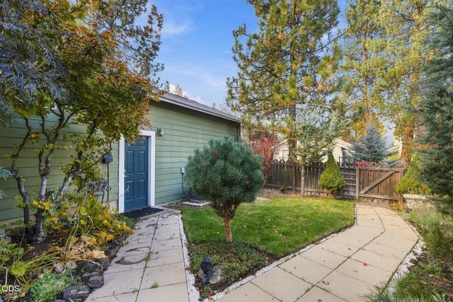 19432 Blue Lake Loop, Bend, OR 97702