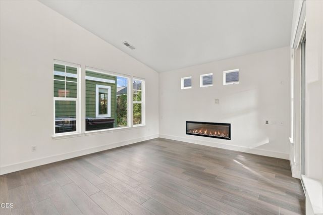 19432 Blue Lake Loop, Bend, OR 97702