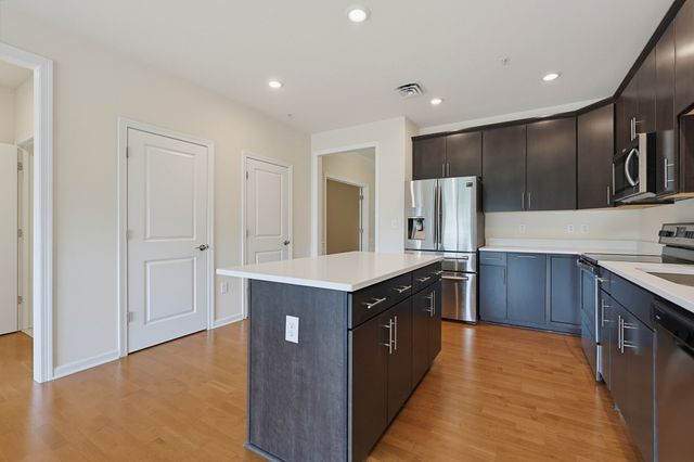 110 Trotter Rd 2203, Weymouth, MA 02190