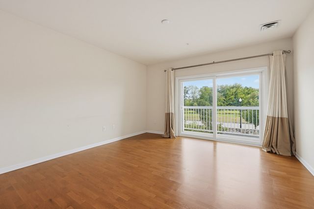 110 Trotter Rd 2203, Weymouth, MA 02190