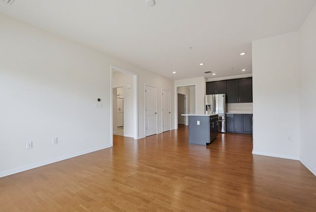 110 Trotter Rd 2203, Weymouth, MA 02190