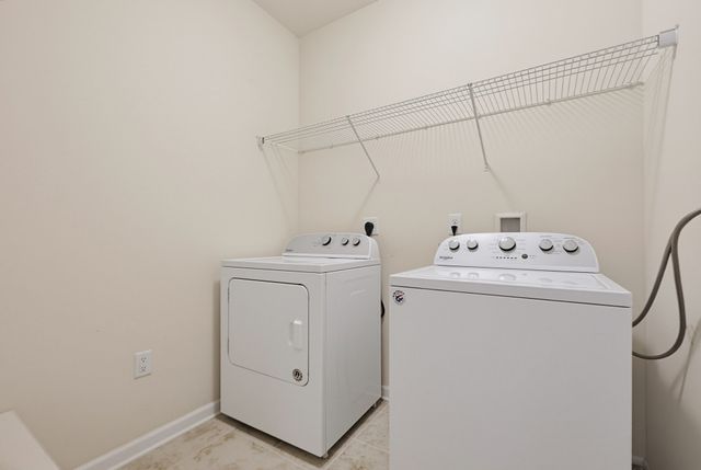 110 Trotter Rd 2203, Weymouth, MA 02190