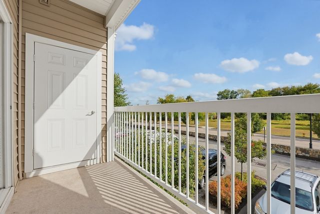 110 Trotter Rd 2203, Weymouth, MA 02190