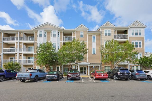 110 Trotter Rd 2203, Weymouth, MA 02190