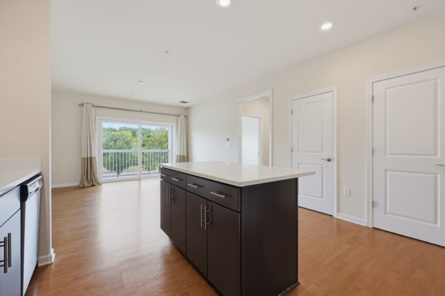 110 Trotter Rd 2203, Weymouth, MA 02190