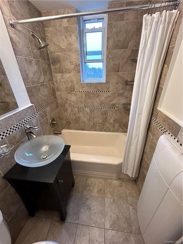 220 Pelham Road 5E, New Rochelle, NY 10805