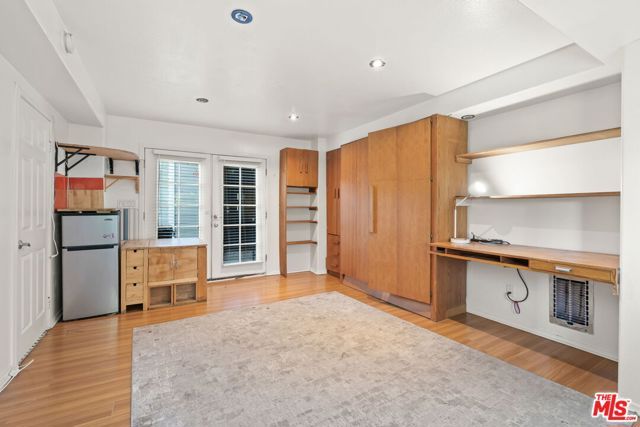 2142 Baxter Street, Los Angeles, CA 90039