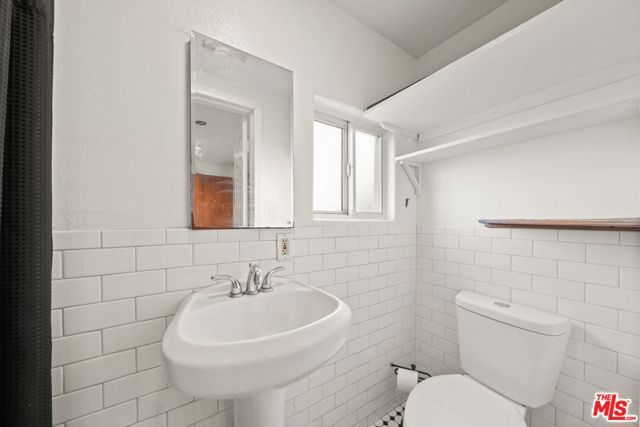 2142 Baxter Street, Los Angeles, CA 90039