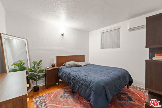 2142 Baxter Street, Los Angeles, CA 90039
