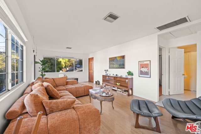 2142 Baxter Street, Los Angeles, CA 90039