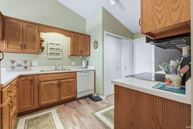 8301 Lamplighter Court, Fort Wayne, IN 46835