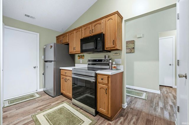 8301 Lamplighter Court, Fort Wayne, IN 46835