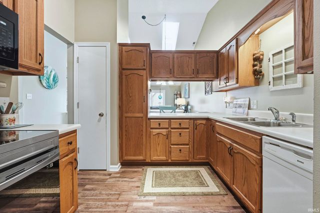 8301 Lamplighter Court, Fort Wayne, IN 46835