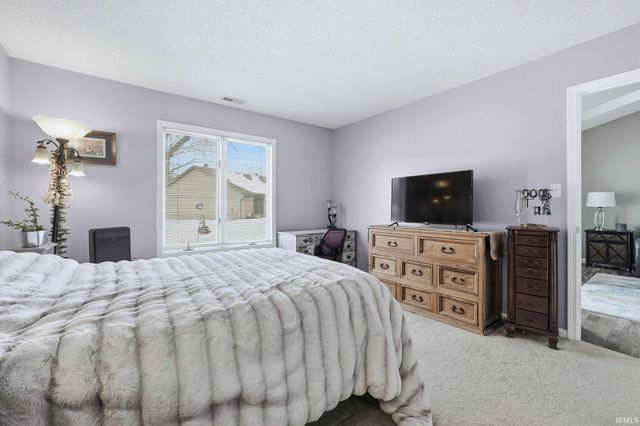 8301 Lamplighter Court, Fort Wayne, IN 46835