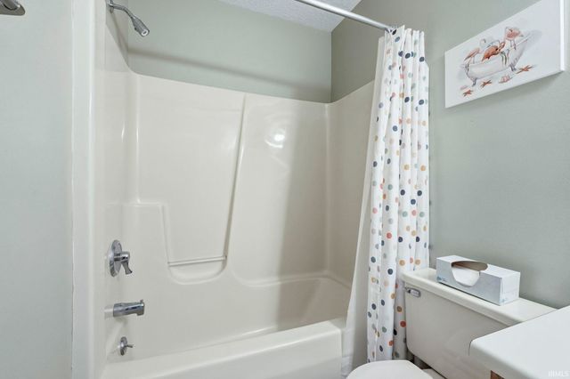 8301 Lamplighter Court, Fort Wayne, IN 46835