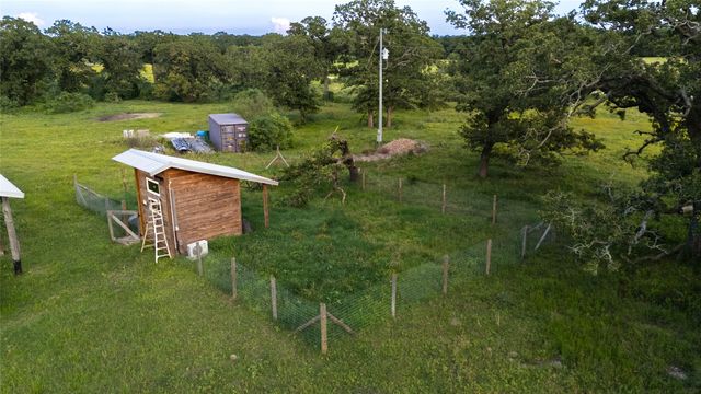 1395 S Highway 95, Smithville, TX 78957