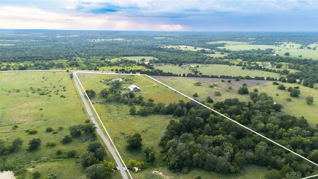 1395 S Highway 95, Smithville, TX 78957