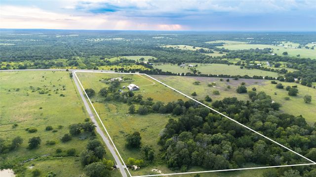 1395 S Highway 95, Smithville, TX 78957