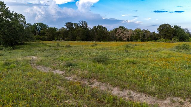 1395 S Highway 95, Smithville, TX 78957