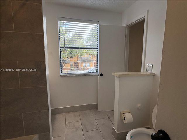 2491 NW 56th Ave 4-17, Lauderhill, FL 33313