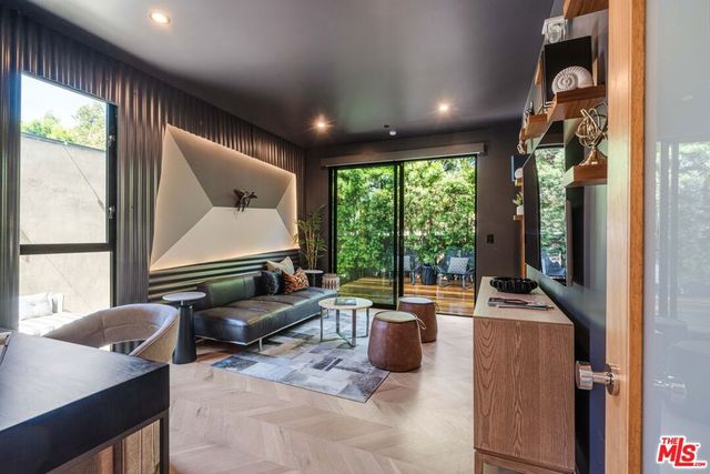 3601 Wade Street, Los Angeles, CA 90066