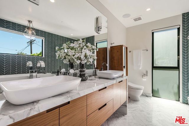 3601 Wade Street, Los Angeles, CA 90066