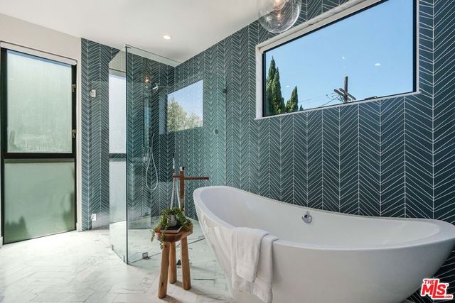 3601 Wade Street, Los Angeles, CA 90066