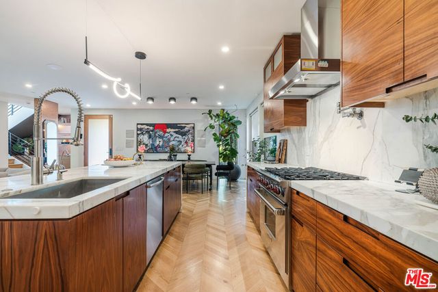 3601 Wade Street, Los Angeles, CA 90066