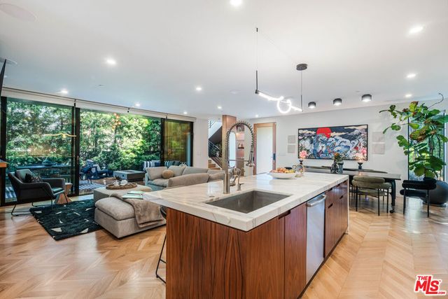 3601 Wade Street, Los Angeles, CA 90066