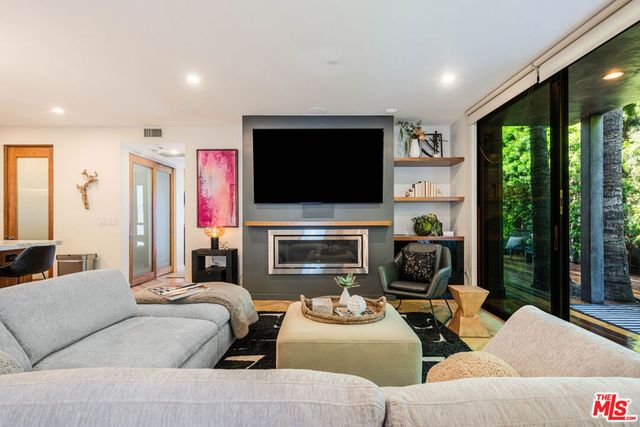 3601 Wade Street, Los Angeles, CA 90066