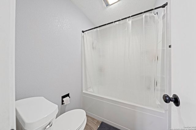 530 Sand Bend, Kerrville, TX 78028