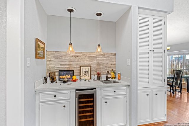 530 Sand Bend, Kerrville, TX 78028