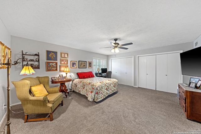 530 Sand Bend, Kerrville, TX 78028